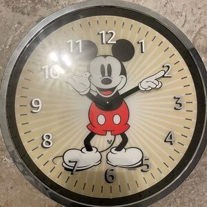 Amazon echo Mickey Mouse clock rare